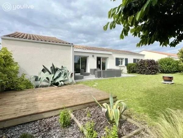 À vendre , charmante maison de plain-pied très bon état, idéale pour une famille