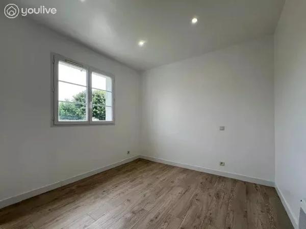 À vendre , charmante maison de plain-pied très bon état, idéale pour une famille