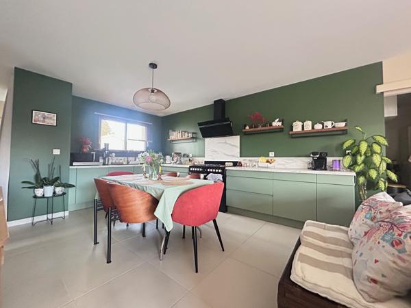 Maison contemporaine de 2024 – 3 chambres dont une suite parentale proche commerces Toutes les caractéristiques