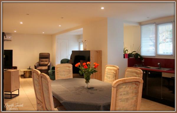 Grande maison divisée en 3 appartements