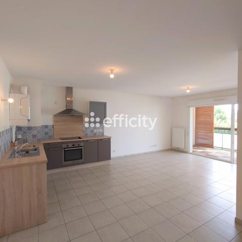 Appartement
         3 pièces
        - 63 m² 249 000 € *
