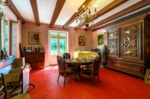 Propriété de caractère au coeur d'un écrin de verdure bucolique (8 pièces, 5 chambres, 227 m2)