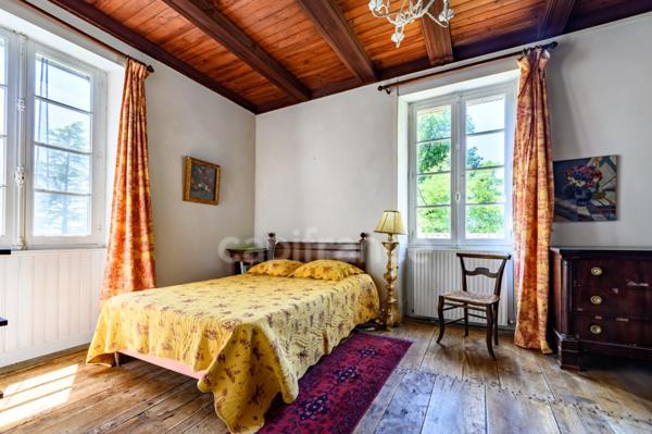 Propriété de caractère au coeur d'un écrin de verdure bucolique (8 pièces, 5 chambres, 227 m2)