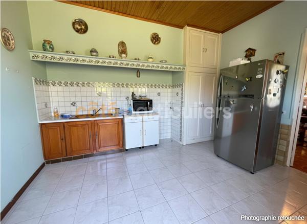 Vente
                Maison93 m² - 3 Pièces -
                    CENON (33150)