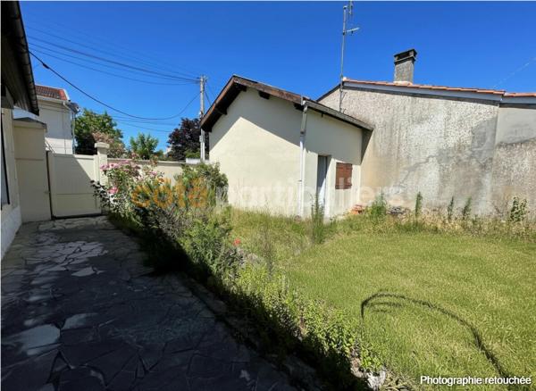 Vente
                Maison93 m² - 3 Pièces -
                    CENON (33150)