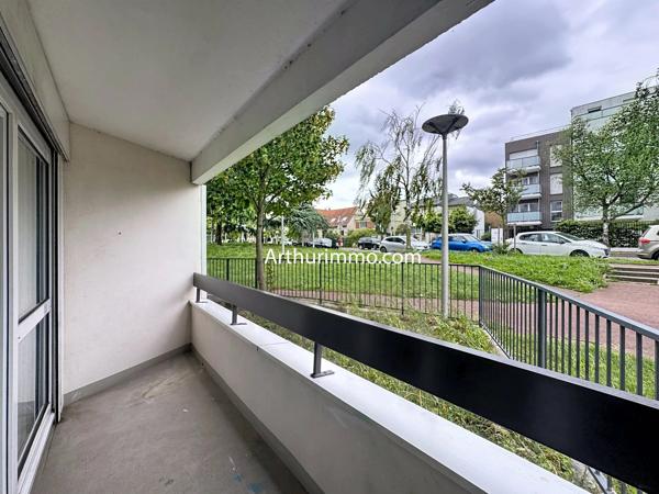Vente                                                      Appartement
                        
                     3 pièces                      69 m2                     à Créteil