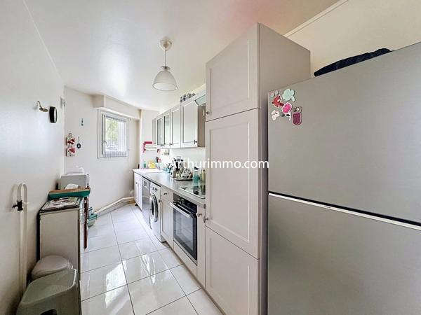 Vente                                                      Appartement
                        
                     3 pièces                      69 m2                     à Créteil