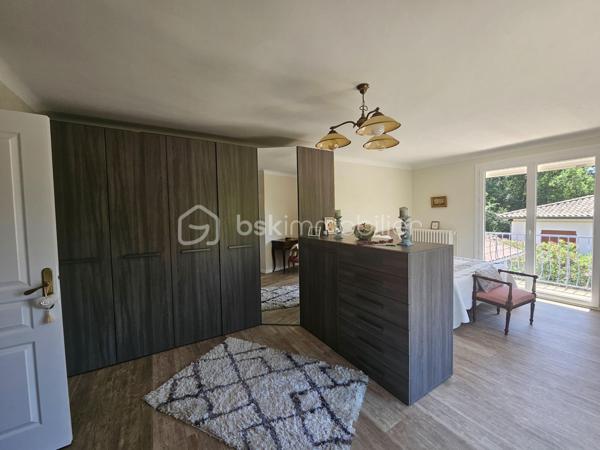 Maison traditionnelle de 244 m²