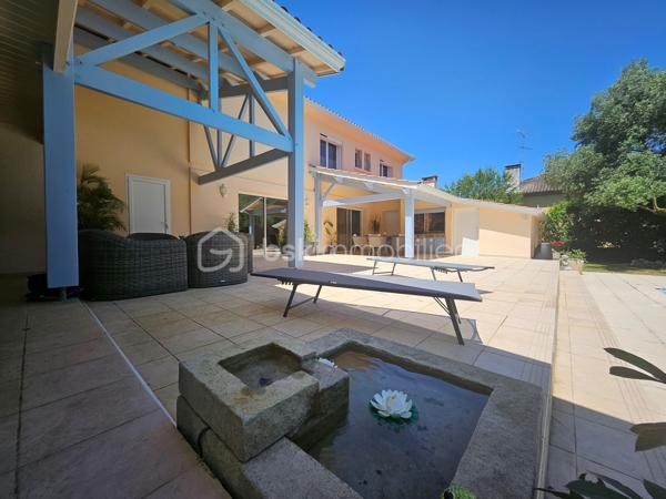 Maison traditionnelle de 244 m²