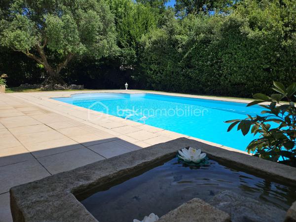 Maison traditionnelle de 244 m²