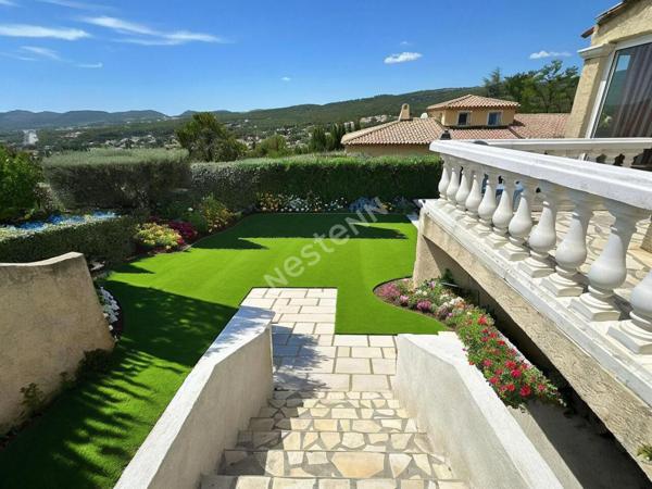 Maison Ceyreste de 4 pièces de 164 m² sur 734 m² de terrain