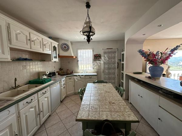 Maison Ceyreste de 4 pièces de 164 m² sur 734 m² de terrain