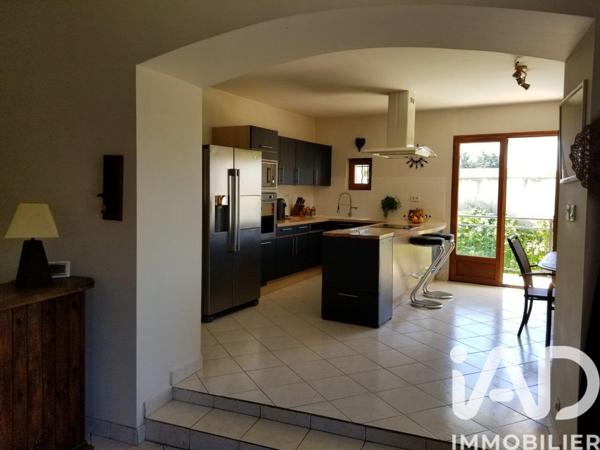 Maison à vendre 6 pièces 161 m² Saint-Geniès-de-Malgoirès