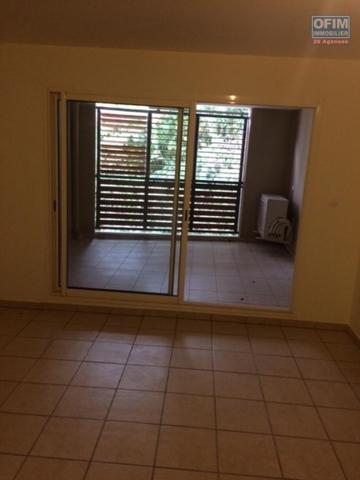 A vendre T3 residence Piton Trésor, chemin Bailly, centre de La Montagne