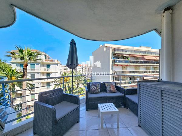 JUAN LES PINS STUDIO ENTIEREMENT RENOVE PROCHE PLAGE