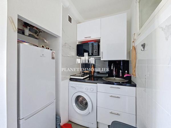 JUAN LES PINS STUDIO ENTIEREMENT RENOVE PROCHE PLAGE
