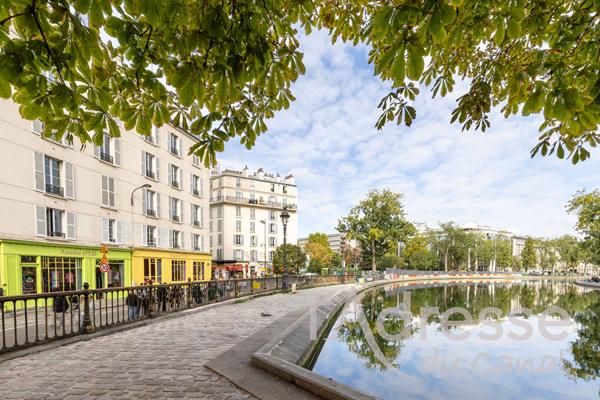 Carte Postale sur le Canal. Un écrin au bord de l'eau.