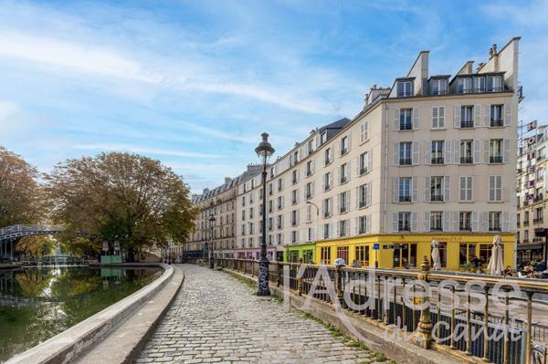 Carte Postale sur le Canal. Un écrin au bord de l'eau.