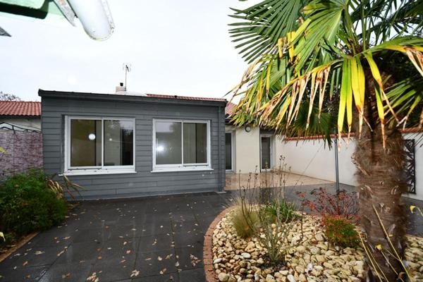 Maison Clisson 4 pièces 78.39 M² . 2 Chs . T 307 M² . Garage . Terrasse