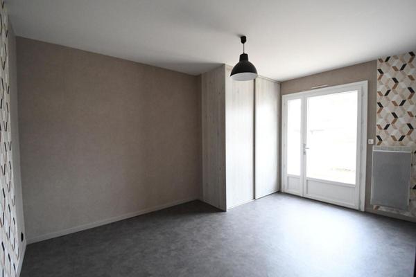 Maison Clisson 4 pièces 78.39 M² . 2 Chs . T 307 M² . Garage . Terrasse