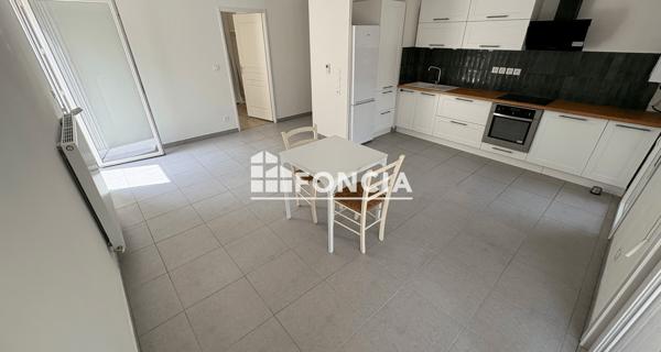 Location Appartement 3 pièces 61.5 m² - Tournon-sur-rhône 07300