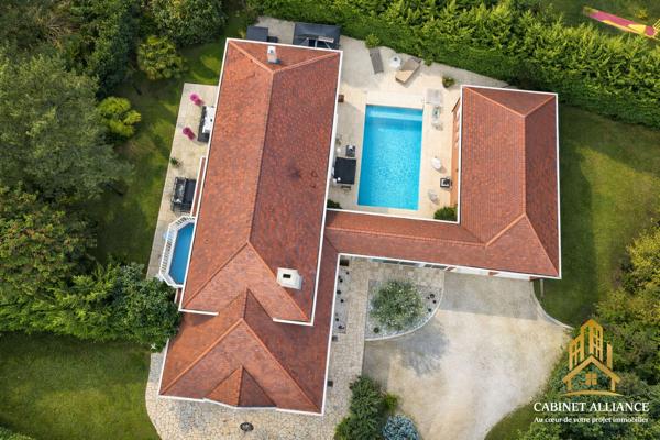 Propriété de Prestige à vendre avec une piscine