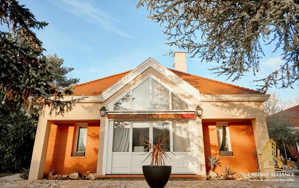 Propriété de Prestige à vendre avec une piscine
