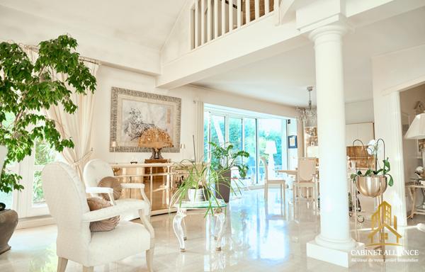 Propriété de Prestige à vendre avec une piscine