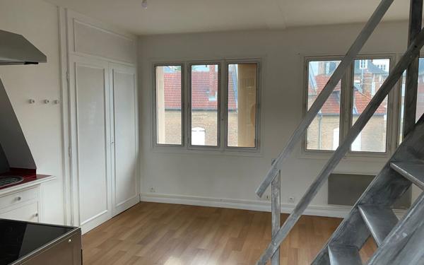 Appartement à louer    2 pièces • 55 m2 Dury