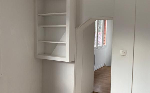 Appartement à louer    2 pièces • 55 m2 Dury