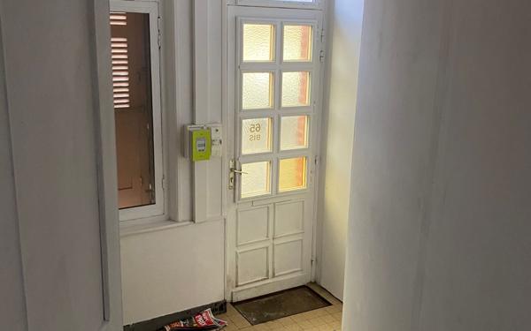 Appartement à louer    2 pièces • 55 m2 Dury