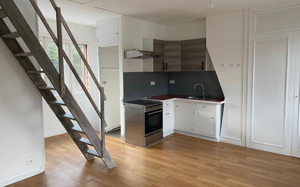 Appartement à louer    2 pièces • 55 m2 Dury