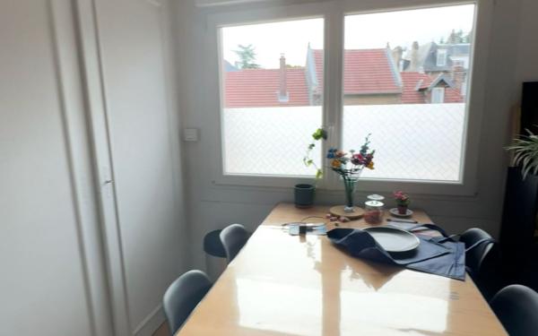 Appartement à louer    2 pièces • 55 m2 Dury