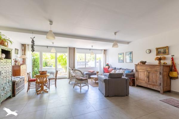 Maison 499 000 € Magny-les-Hameaux 8 p 211 m² DPE D