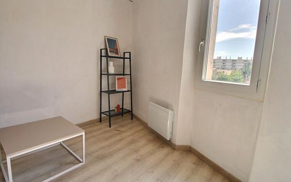 Appartement à vendre    2 pièces • 29 m2 Marseille 10