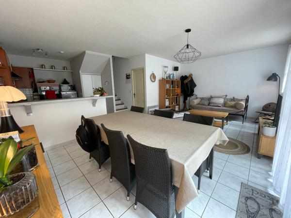 Location appartement T3 en duplex de 76 m² avec jardinet et parking privatif à Carcassonne