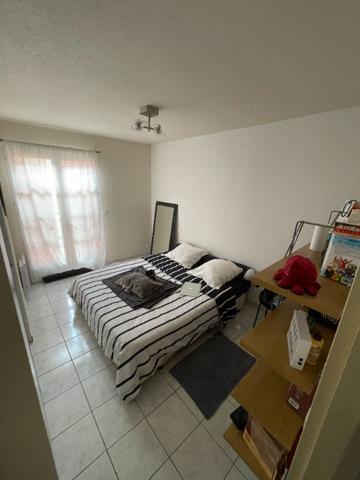 Location appartement T3 en duplex de 76 m² avec jardinet et parking privatif à Carcassonne