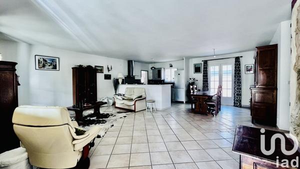 Maison traditionnelle 5 pièces de 109 m² à Puget-sur-Argens (83480)