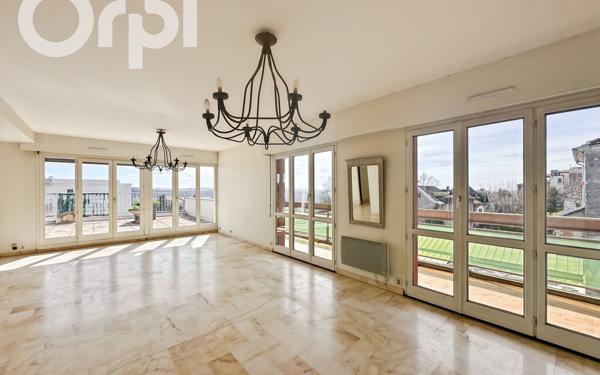 Appartement à vendre    5 pièces • 138 m2 Aubenas