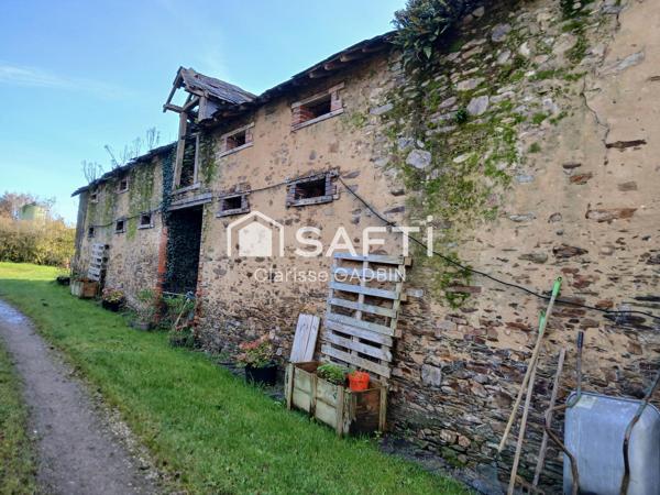 Belle maison en pierres rénovée  avec 4 chambres, 8 hectares de terre et 2 bâtiments agricoles pour élevage