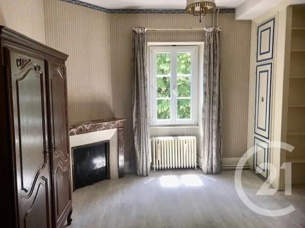 Maison à vendre  11 pièces - 233,23 m 2   BLET  - 18