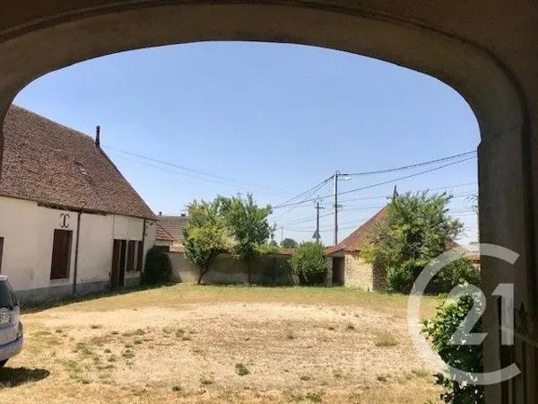 Maison à vendre  11 pièces - 233,23 m 2   BLET  - 18