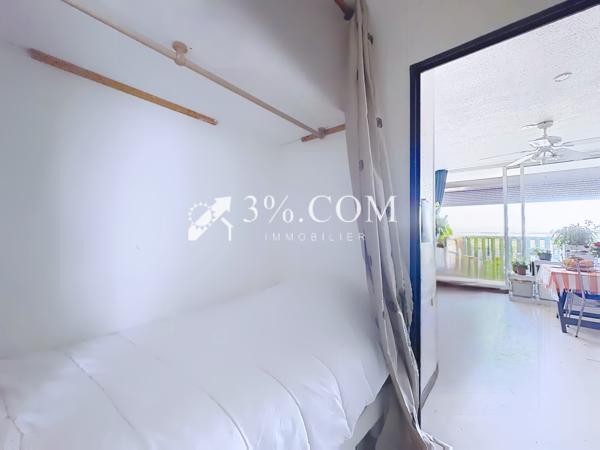 Studio
                                                                                                                                                                                                                                                                                                                        1 pièce(s)                                                                                                                                                                                                                                                                                                                              21  m²