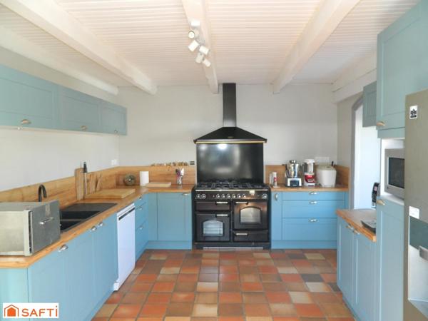 Tènement de 3 maisons,sur terrain de 6800m² env. Espace d'accueil ou projet famillial