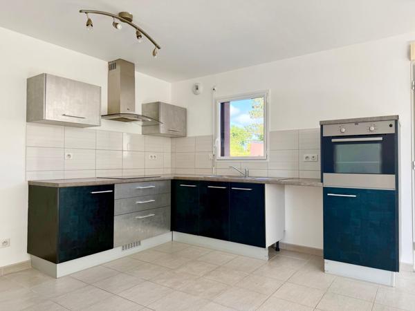 Maison plain-pied, 3 chambres, le bourg à pied.