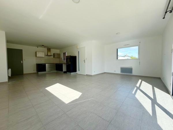 Maison plain-pied, 3 chambres, le bourg à pied.