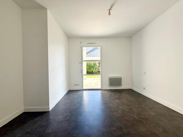 Maison plain-pied, 3 chambres, le bourg à pied.