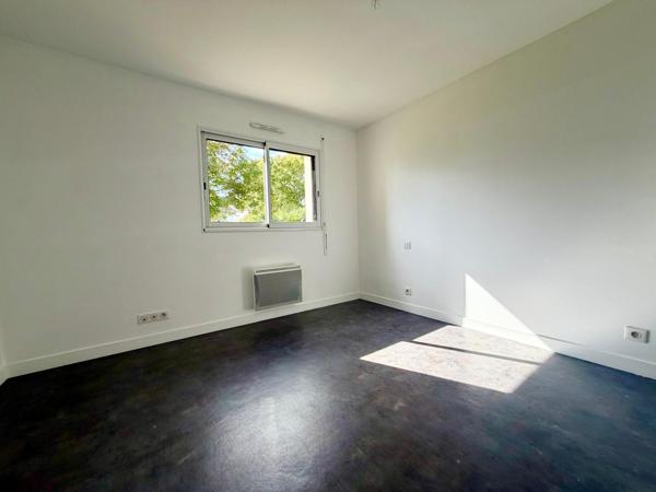 Maison plain-pied, 3 chambres, le bourg à pied.