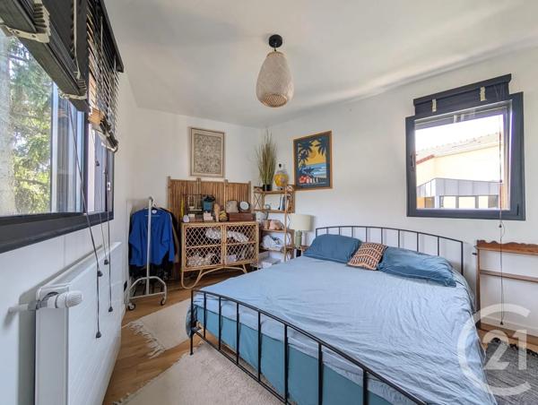 Maison à vendre  6 pièces - 123,93 m 2   SURESNES  - 92