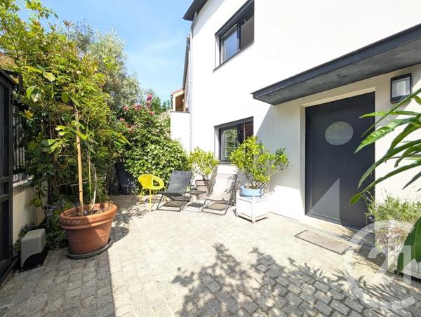 Maison à vendre  6 pièces - 123,93 m 2   SURESNES  - 92
